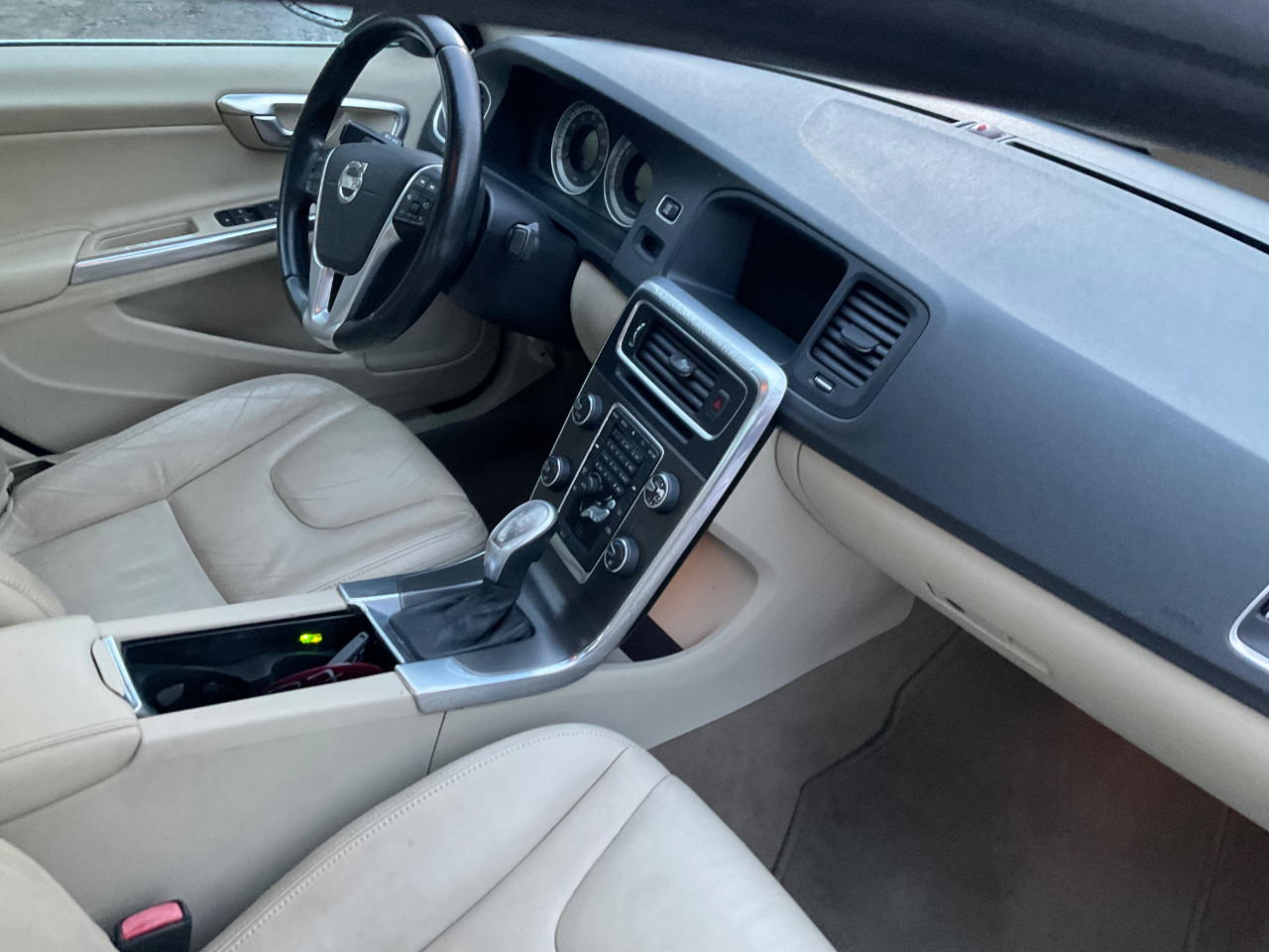 Volvo S60 4dr Sdn T5 AWD 2013