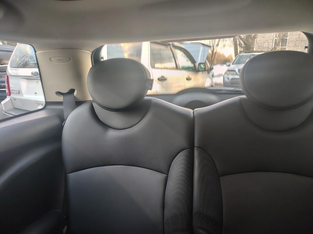 MINI Cooper Hardtop 2dr Cpe 2011