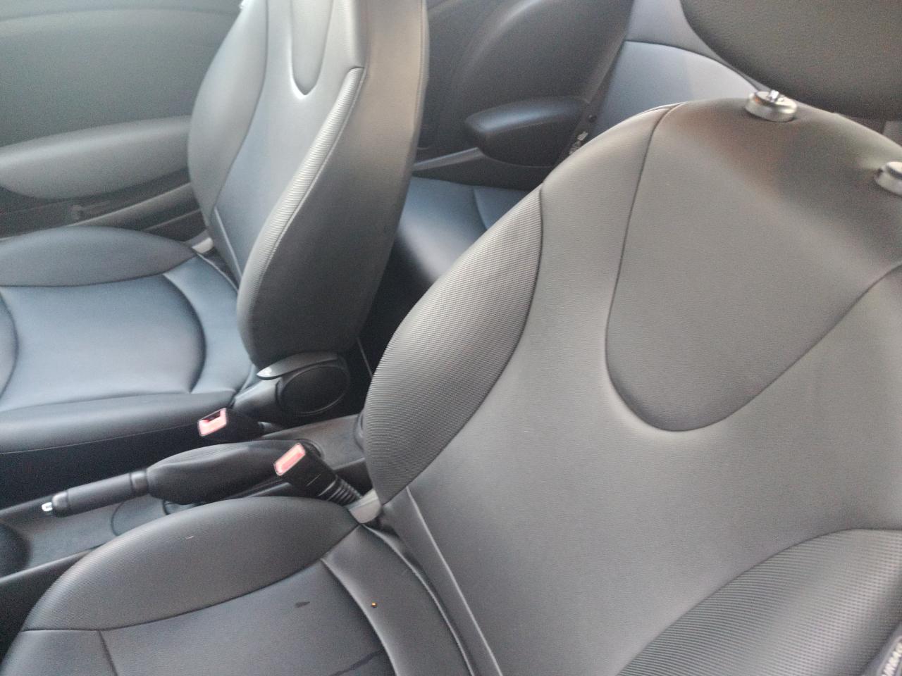 MINI Cooper Hardtop 2dr Cpe 2011