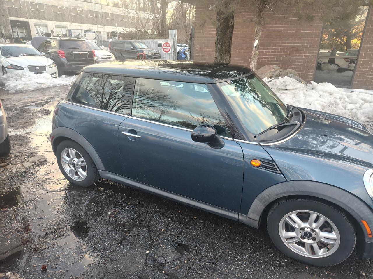 MINI Cooper Hardtop 2dr Cpe 2011