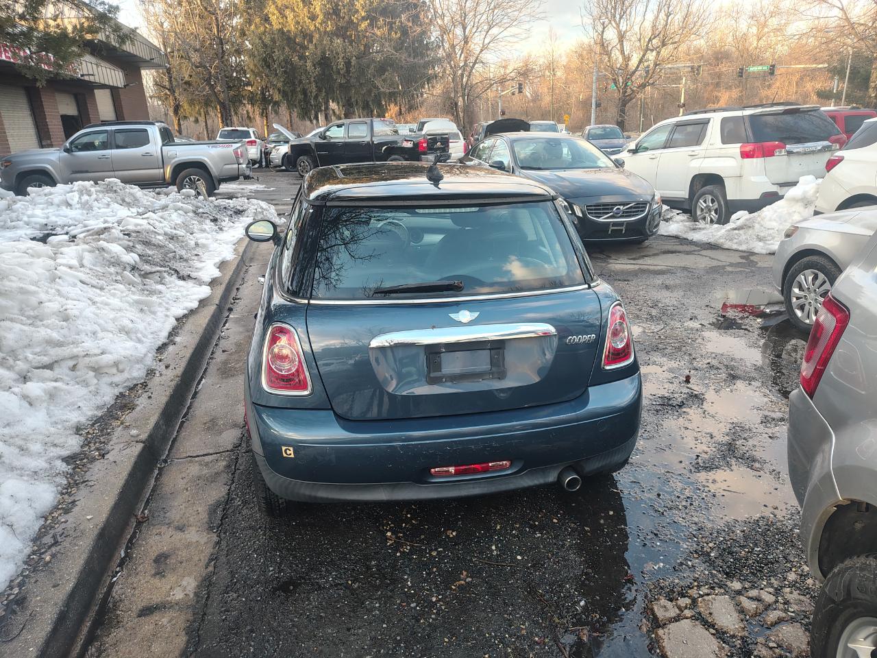 MINI Cooper Hardtop 2dr Cpe 2011