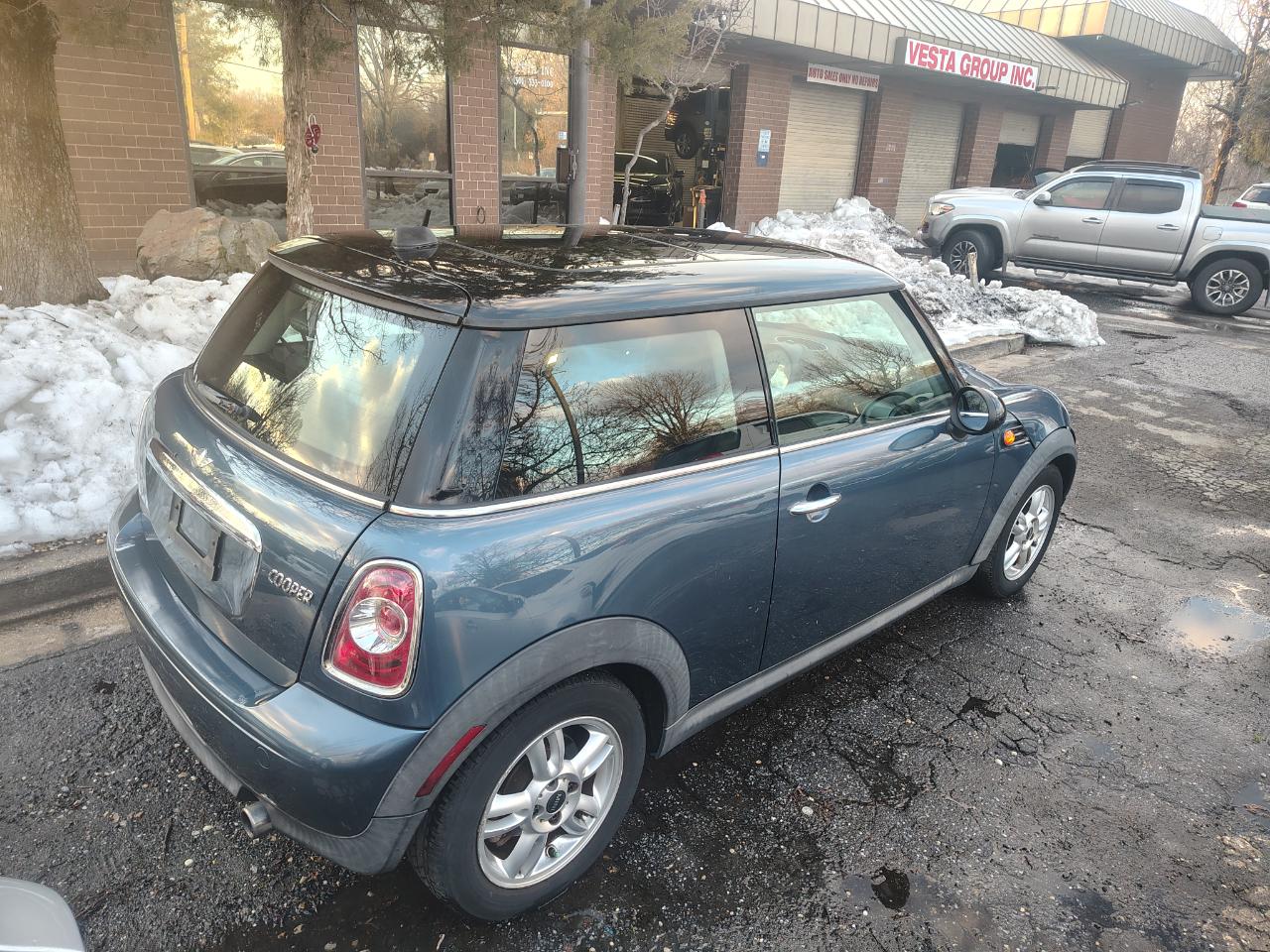MINI Cooper Hardtop 2dr Cpe 2011