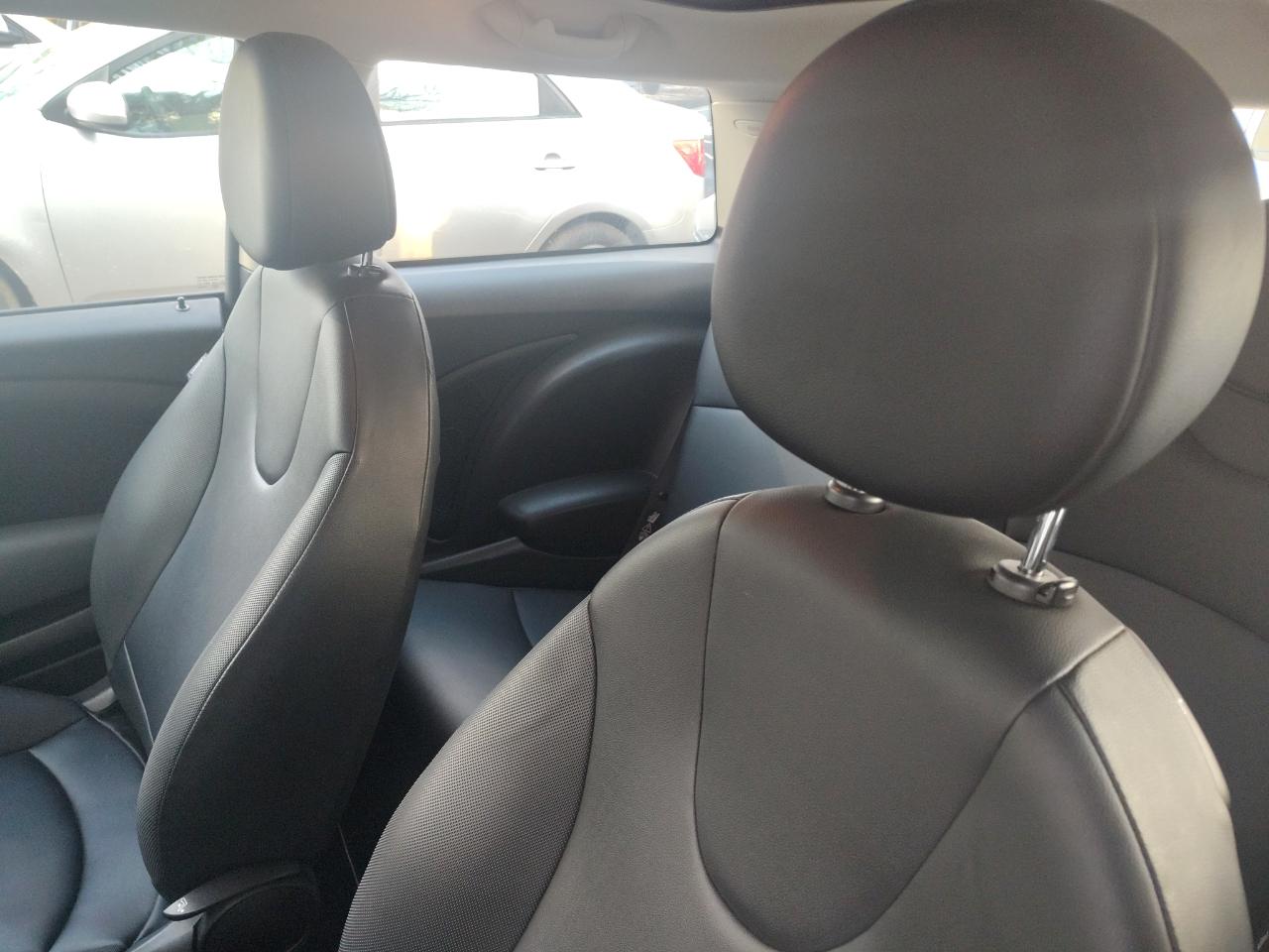 MINI Cooper Hardtop 2dr Cpe 2011