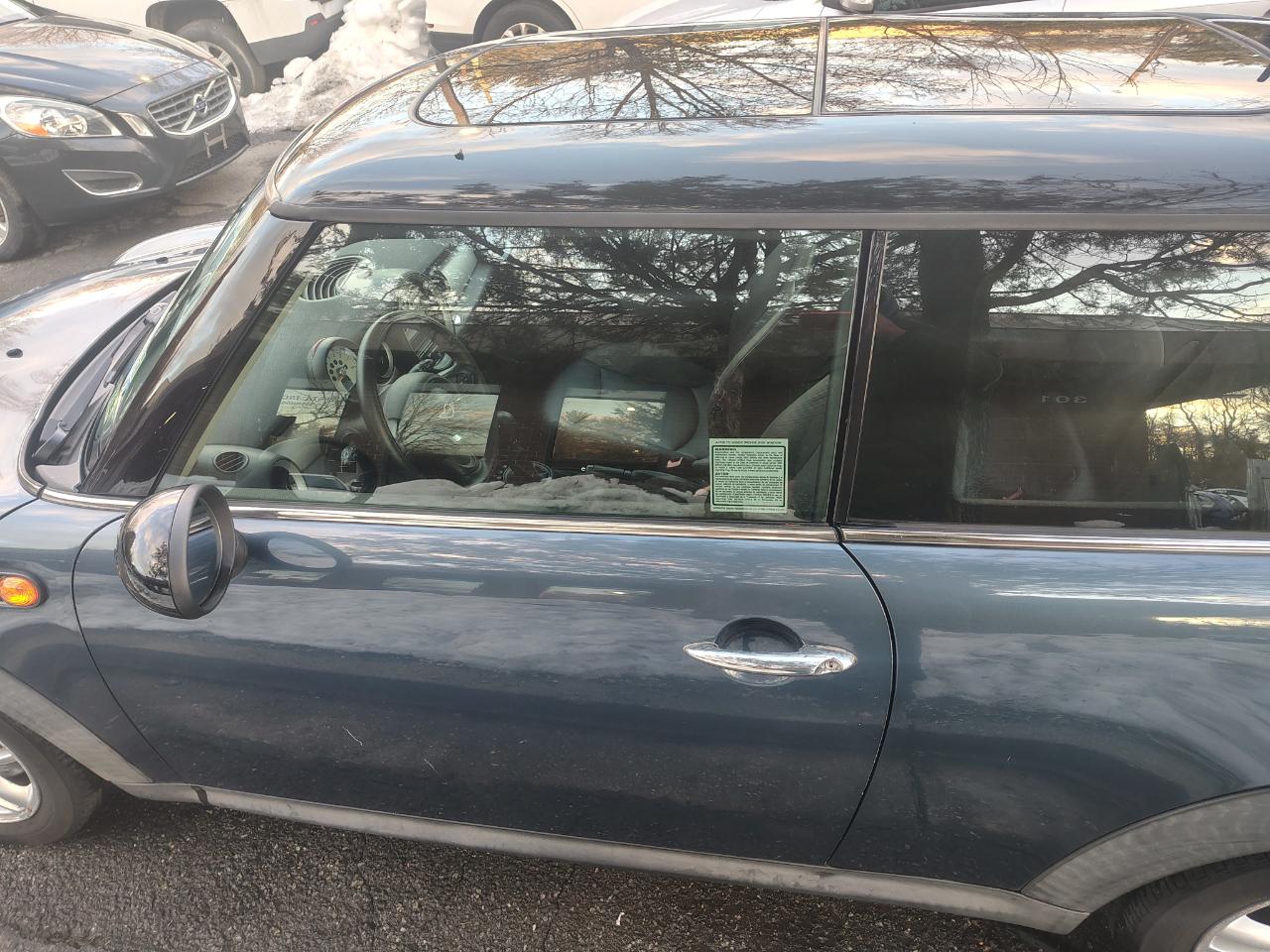 MINI Cooper Hardtop 2dr Cpe 2011