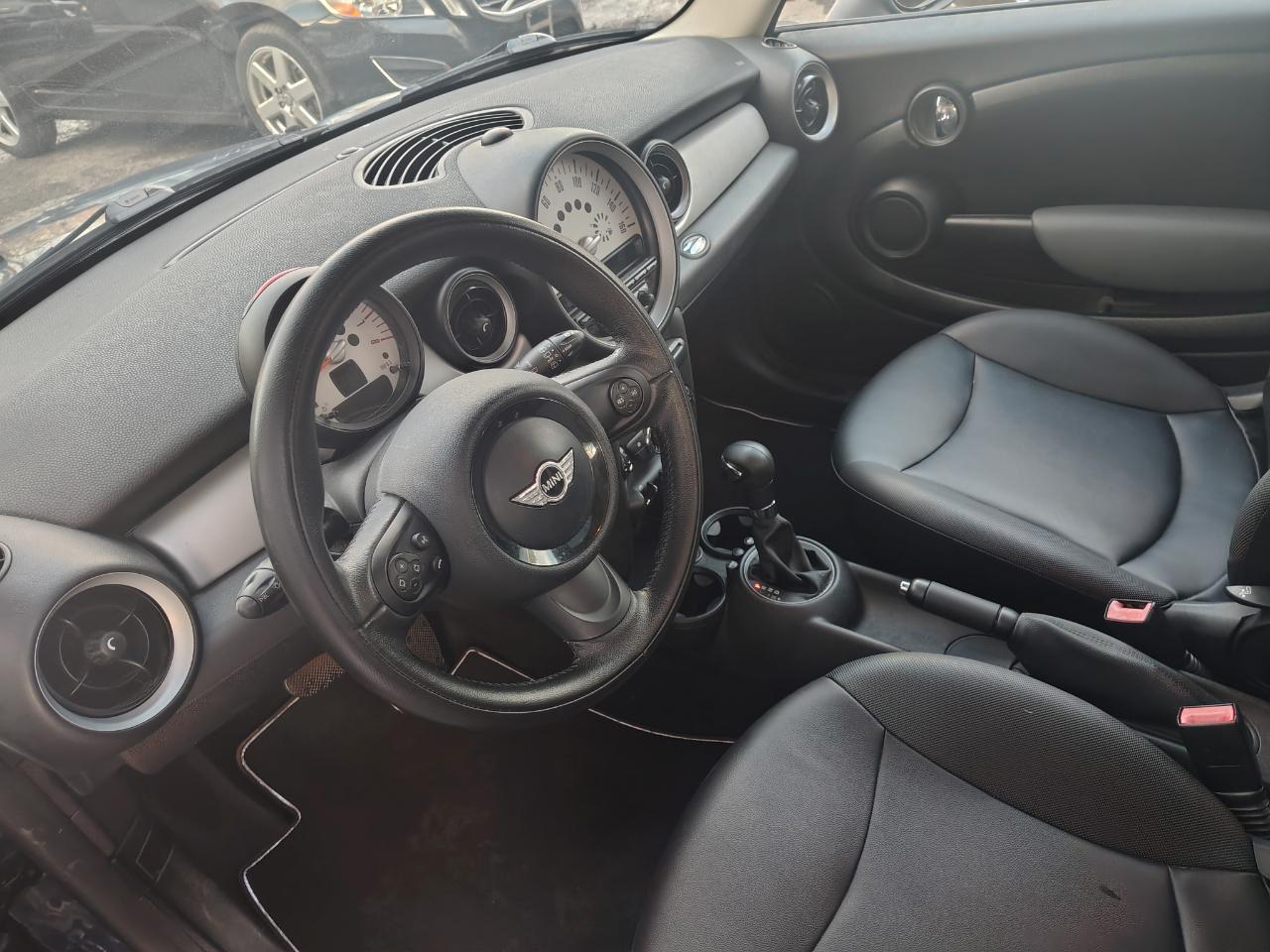 MINI Cooper Hardtop 2dr Cpe 2011