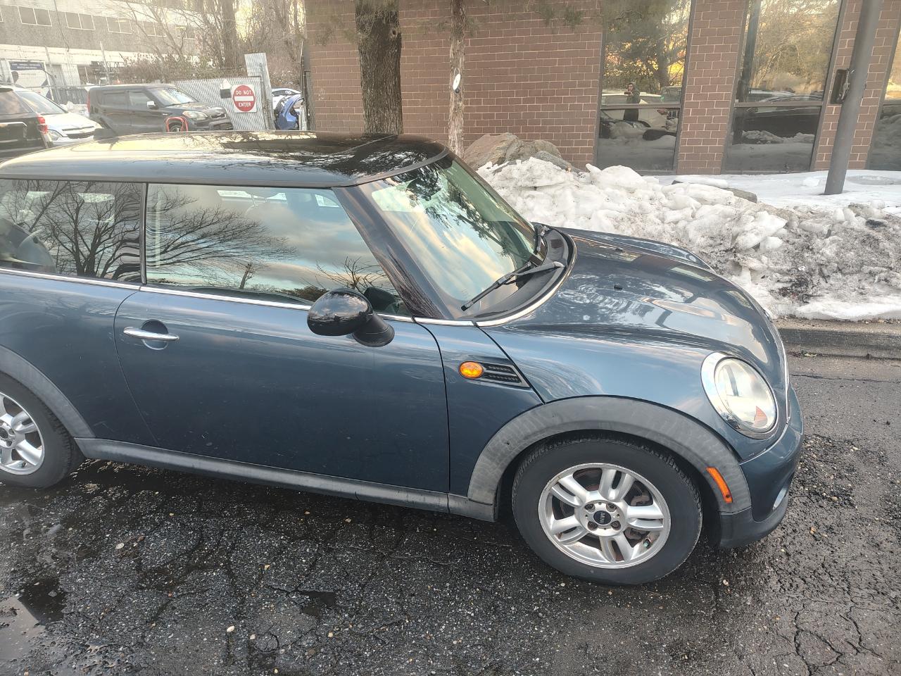 MINI Cooper Hardtop 2dr Cpe 2011