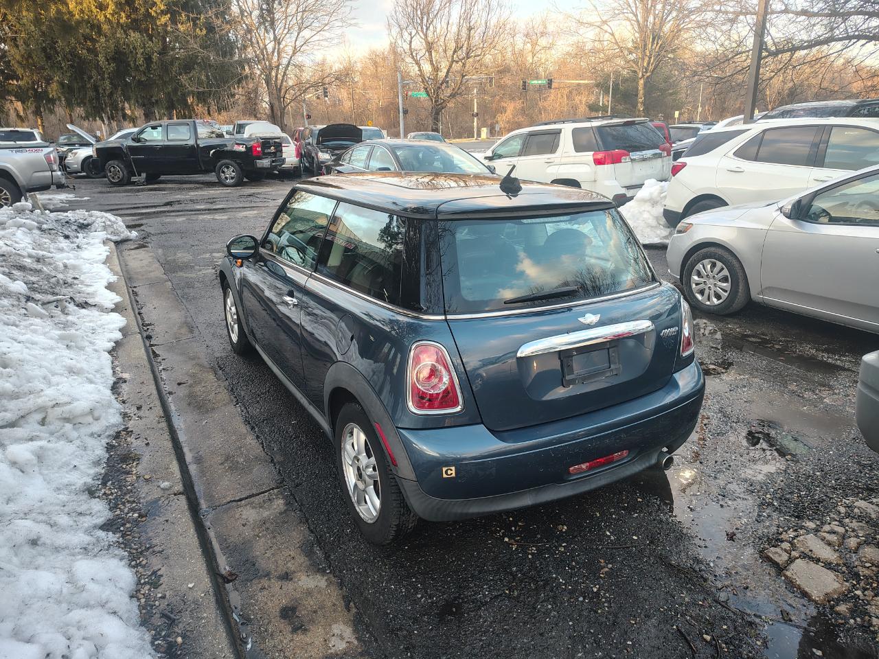 MINI Cooper Hardtop 2dr Cpe 2011