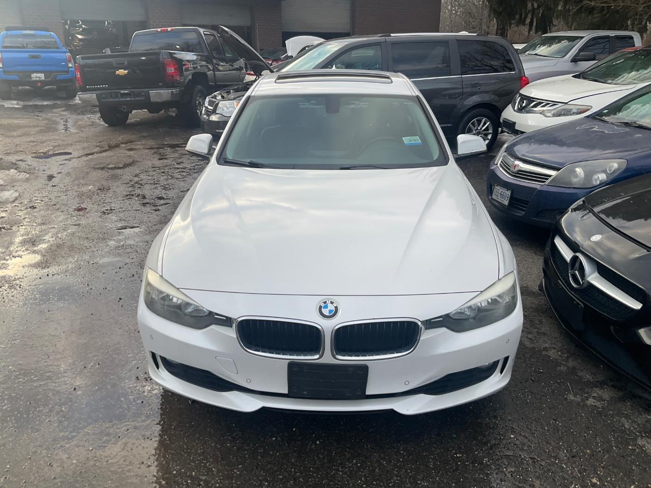 BMW 3 Series 4dr Sdn 328i xDrive AWD SULEV South Africa 2015