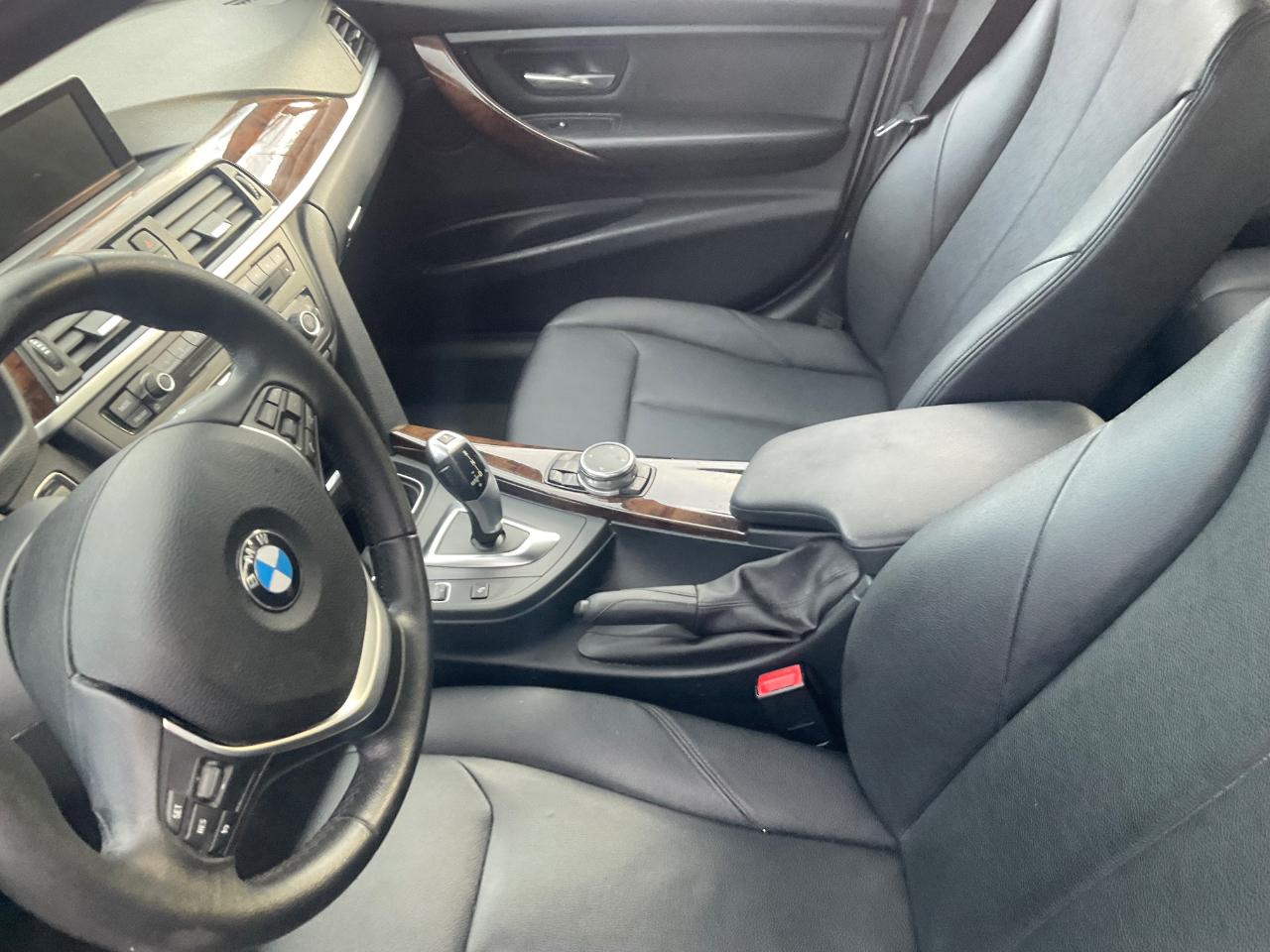 BMW 3 Series 4dr Sdn 328i xDrive AWD SULEV South Africa 2015