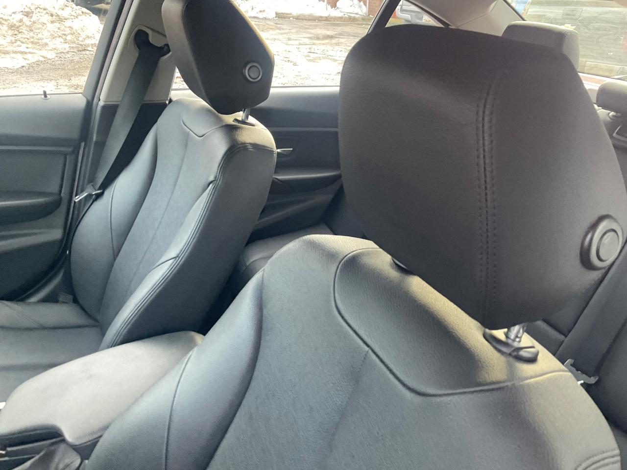 BMW 3 Series 4dr Sdn 328i xDrive AWD SULEV South Africa 2015