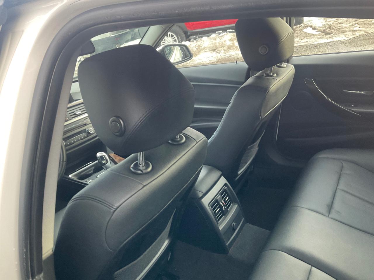 BMW 3 Series 4dr Sdn 328i xDrive AWD SULEV South Africa 2015