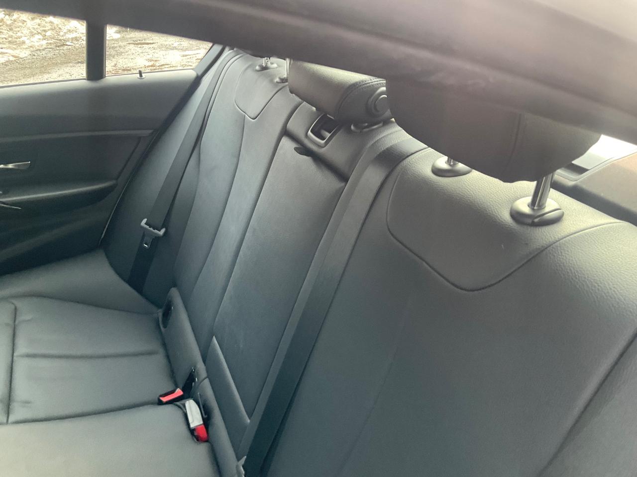 BMW 3 Series 4dr Sdn 328i xDrive AWD SULEV South Africa 2015