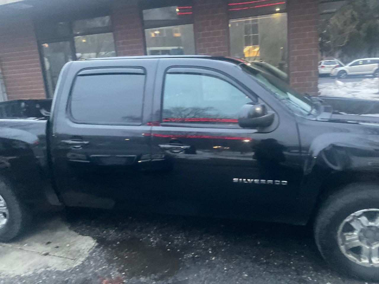 Chevrolet Silverado 1500 4WD Crew Cab 143.5" LT 2012