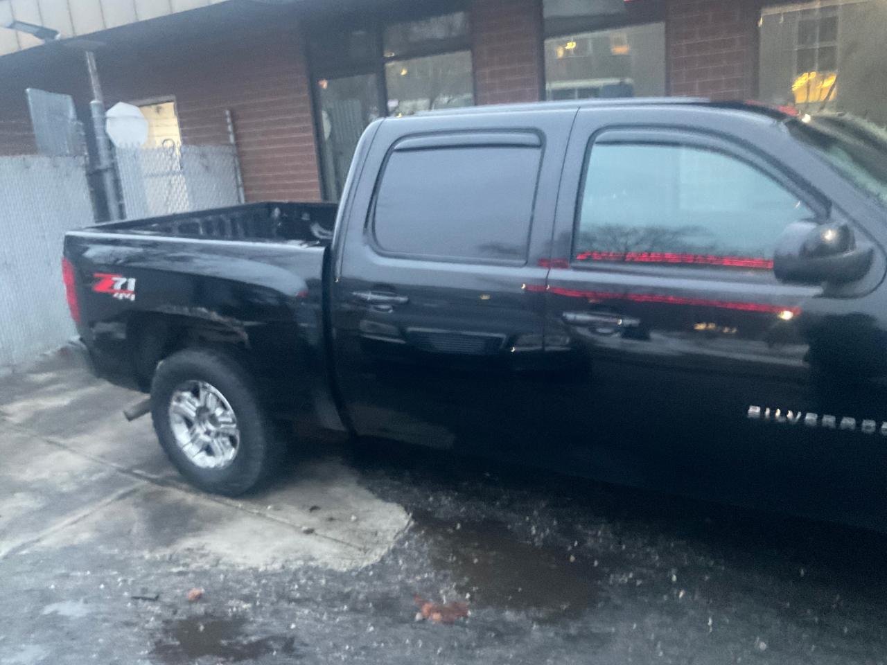 Chevrolet Silverado 1500 4WD Crew Cab 143.5" LT 2012
