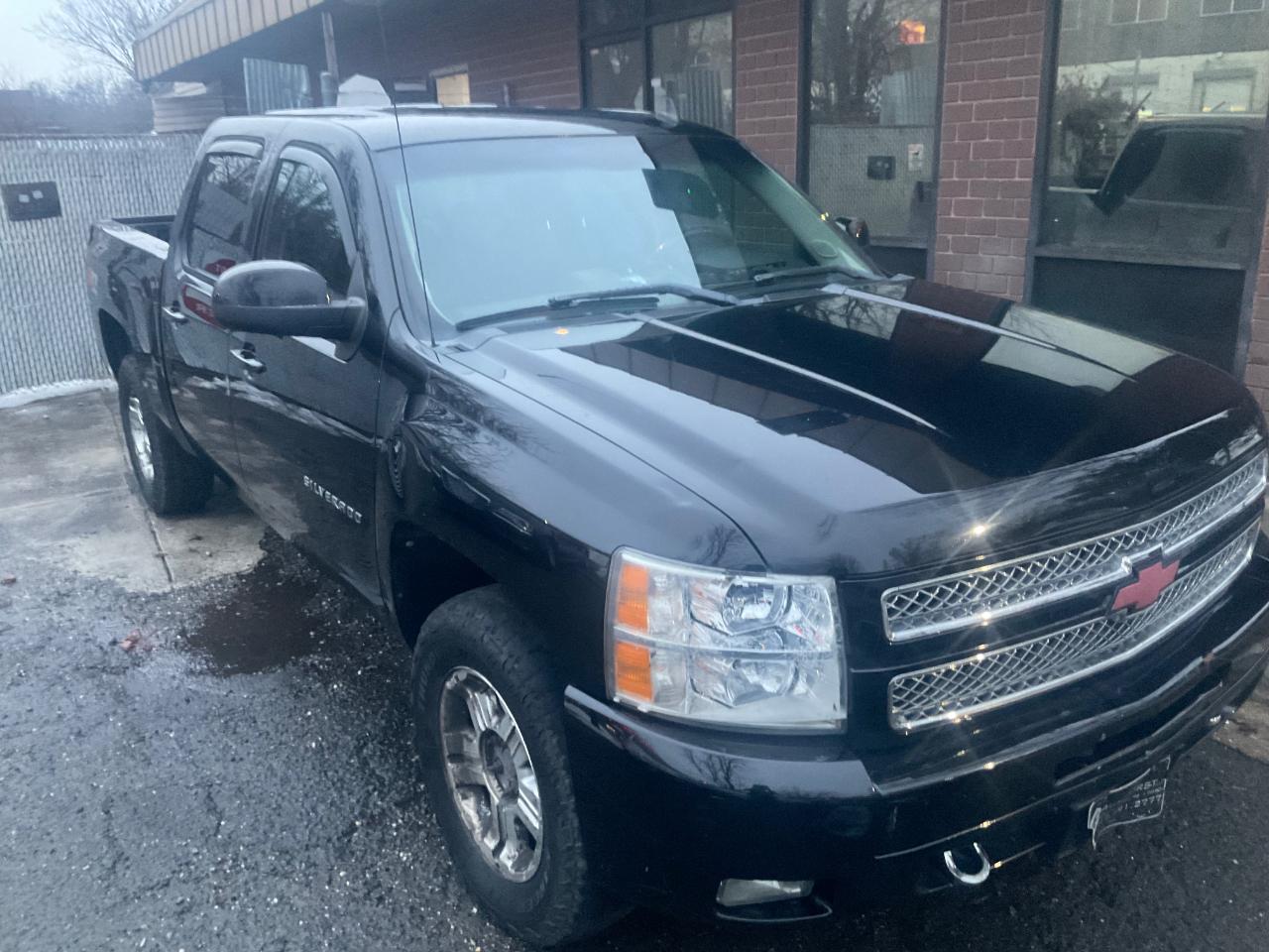 Chevrolet Silverado 1500 4WD Crew Cab 143.5" LT 2012
