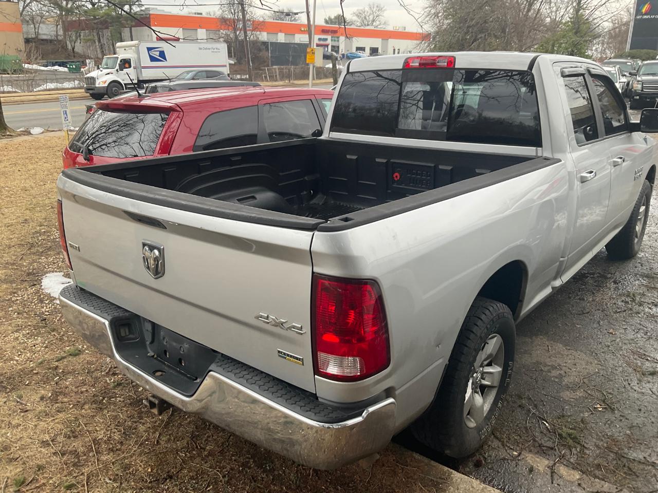 RAM 1500 4WD Quad Cab 140.5" SLT 2013