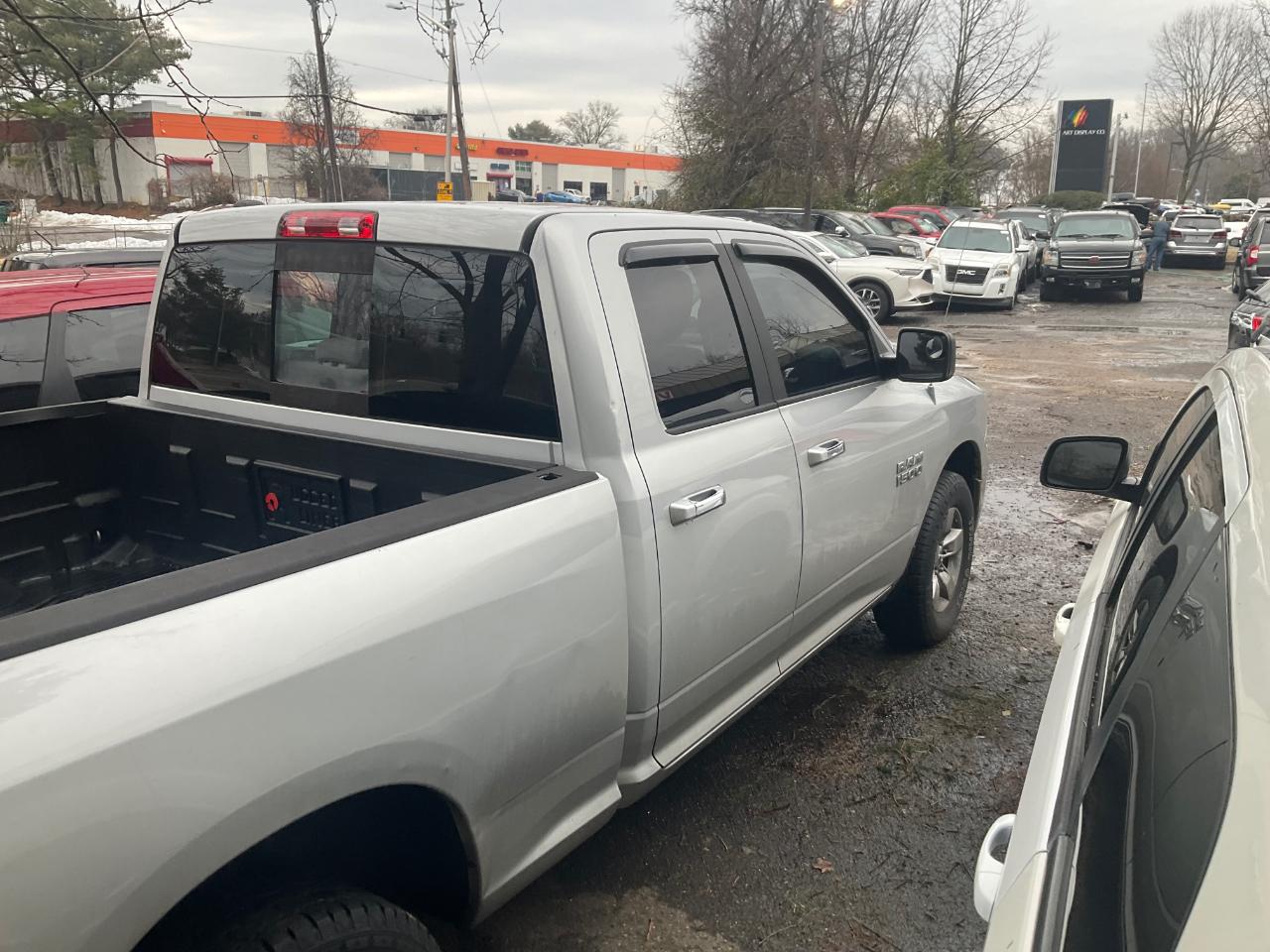 RAM 1500 4WD Quad Cab 140.5" SLT 2013