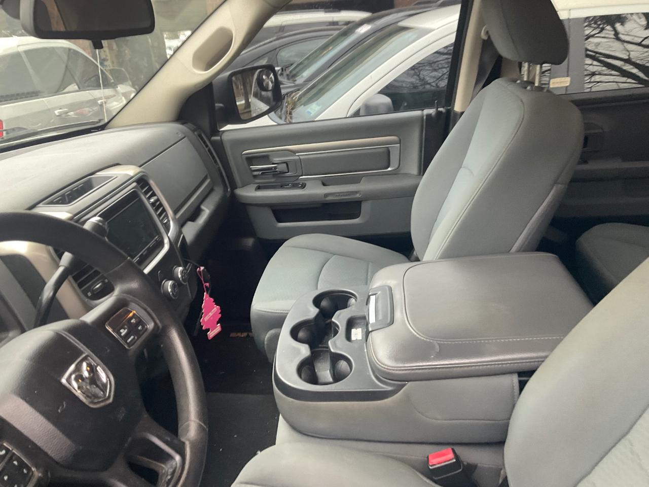 RAM 1500 4WD Quad Cab 140.5" SLT 2013