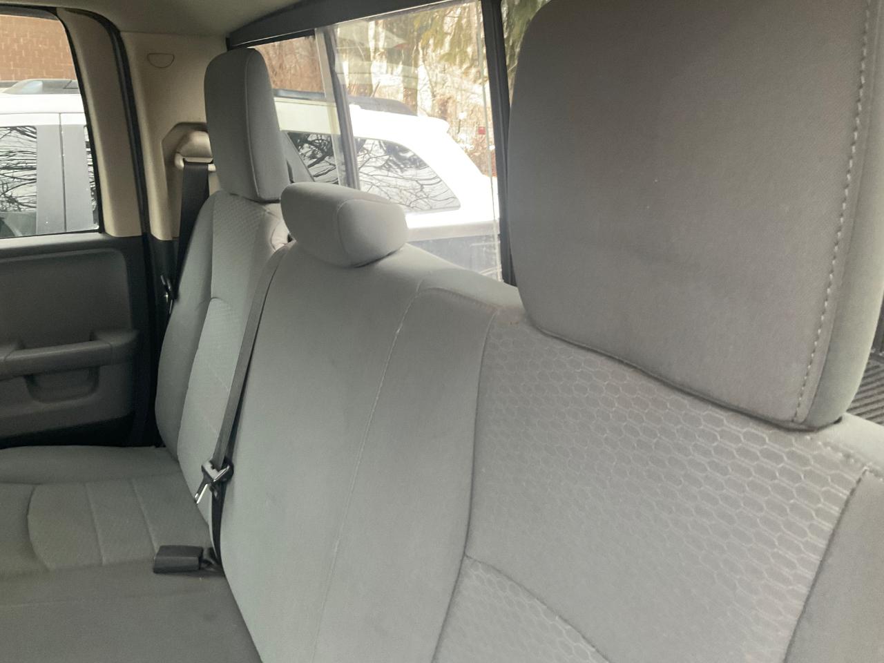 RAM 1500 4WD Quad Cab 140.5" SLT 2013