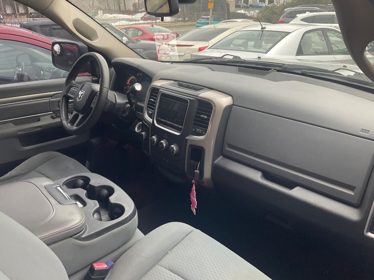 RAM 1500 4WD Quad Cab 140.5" SLT 2013