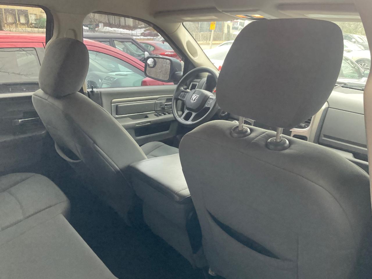 RAM 1500 4WD Quad Cab 140.5" SLT 2013