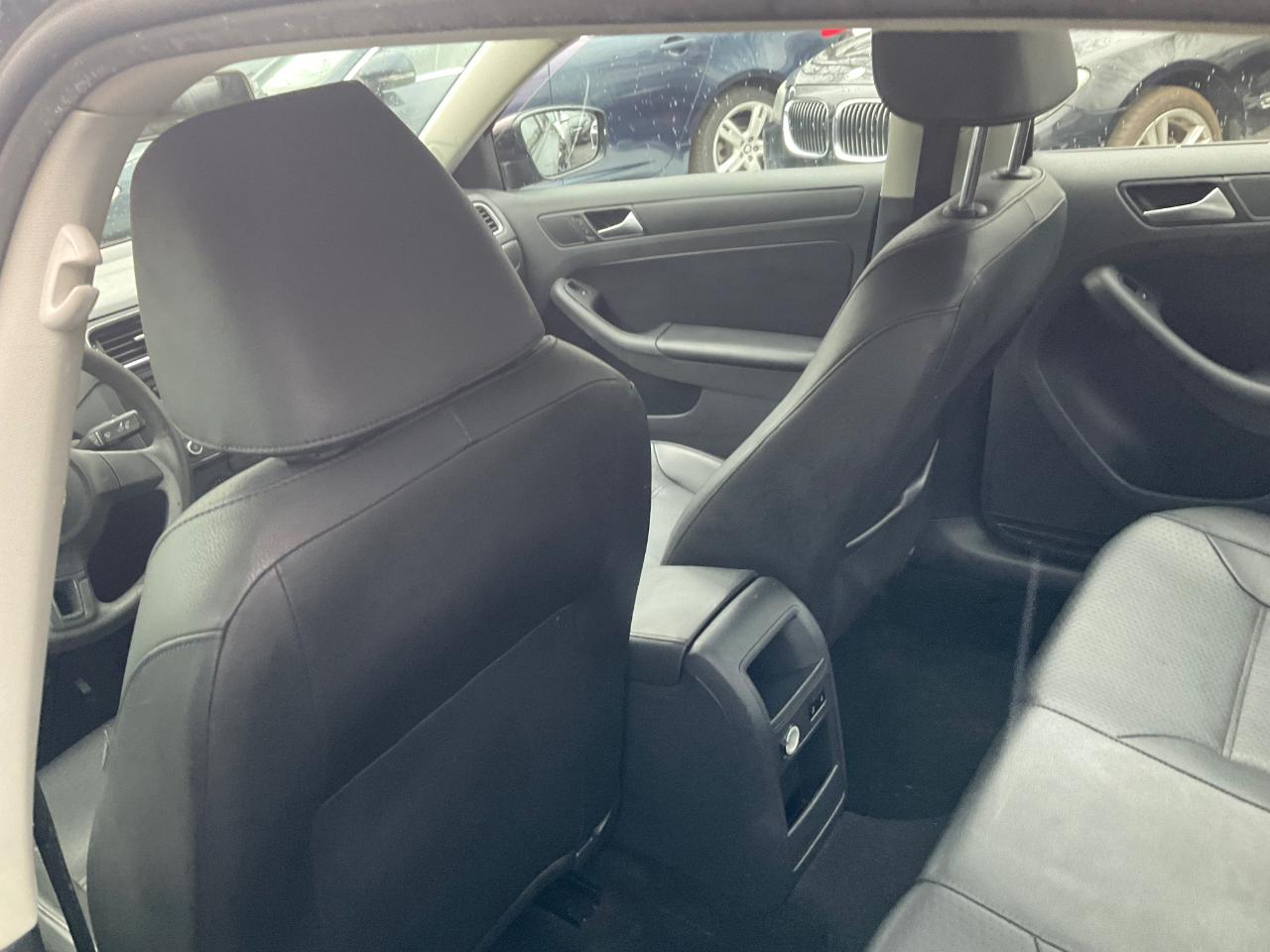 Volkswagen Jetta Sedan 4dr Auto SE PZEV 2014