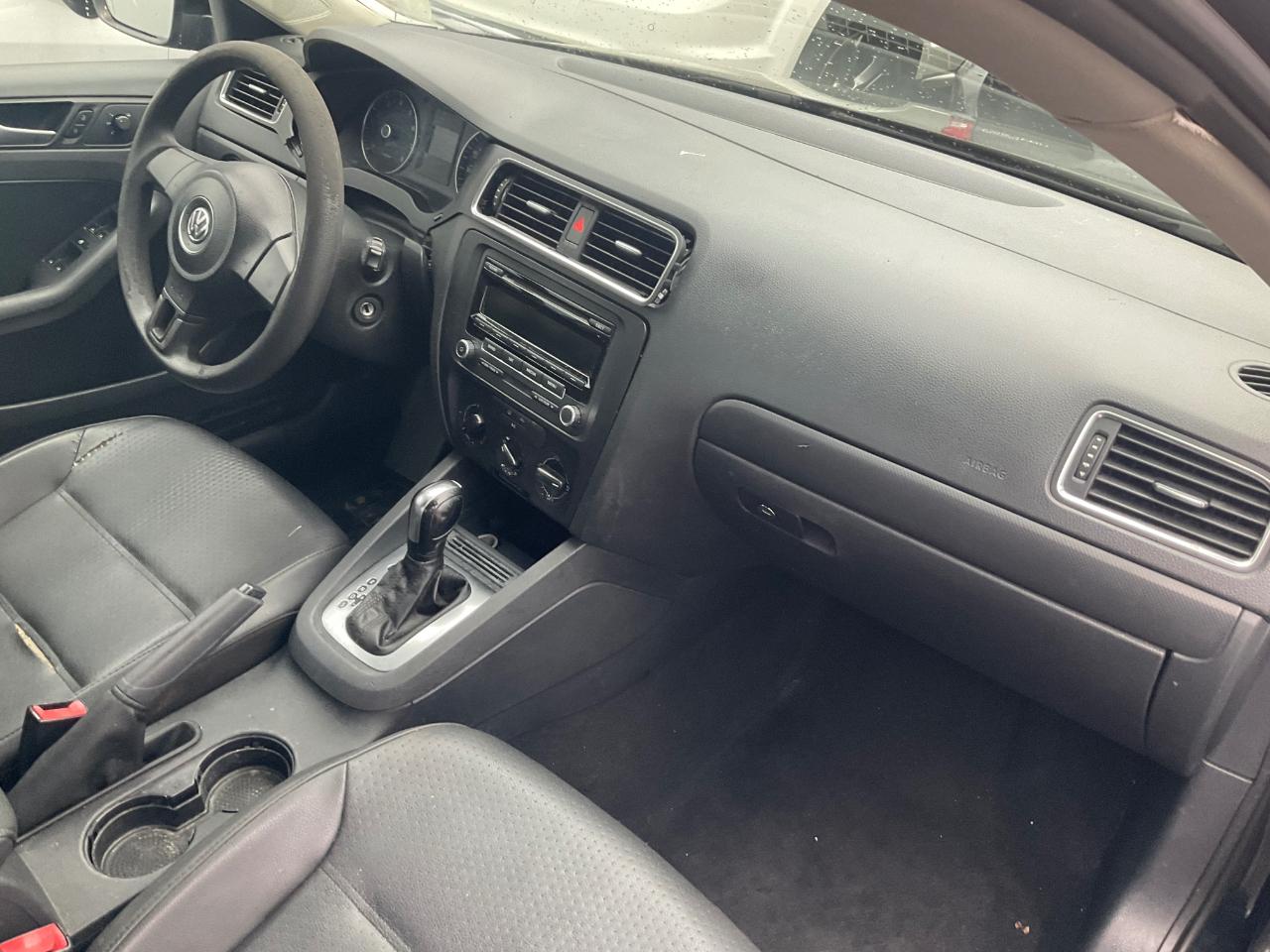 Volkswagen Jetta Sedan 4dr Auto SE PZEV 2014