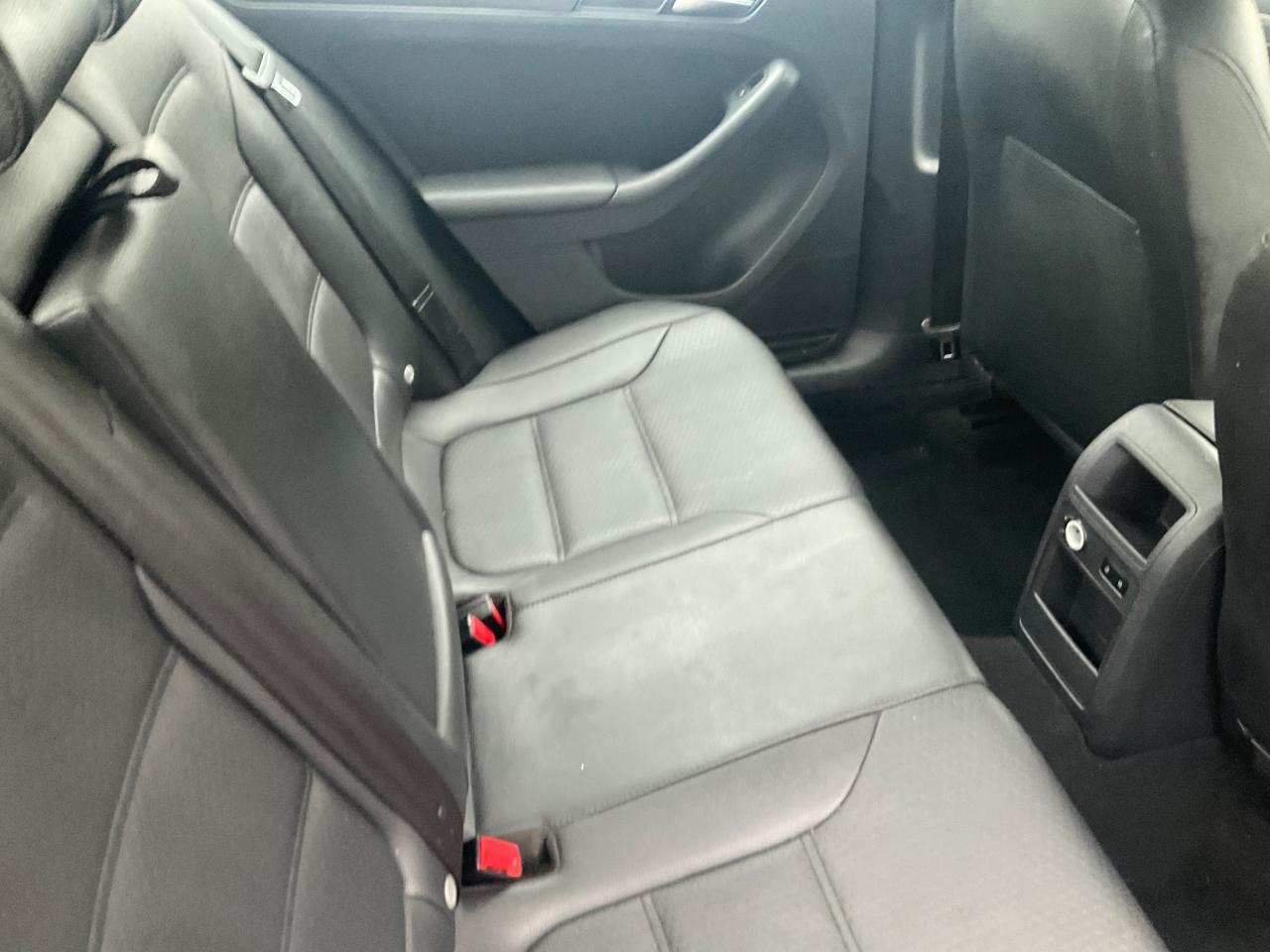 Volkswagen Jetta Sedan 4dr Auto SE PZEV 2014