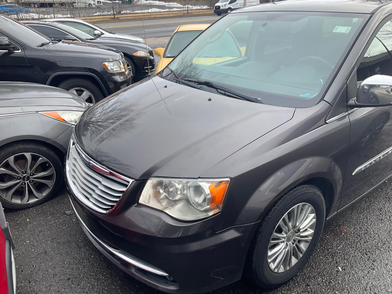 Chrysler Town & Country 4dr Wgn Touring-L 30th Anniversary 2014
