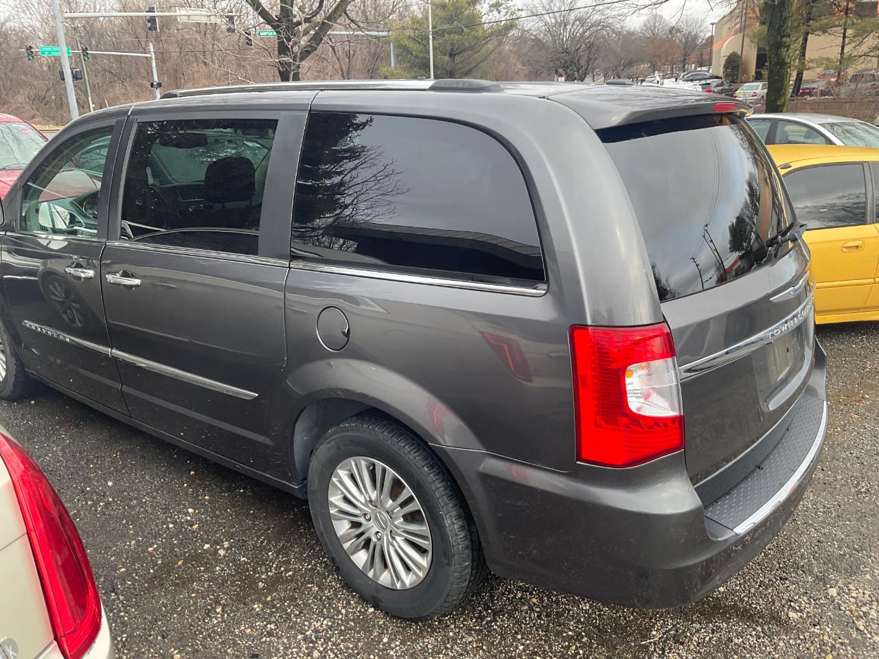 Chrysler Town & Country 4dr Wgn Touring-L 30th Anniversary 2014
