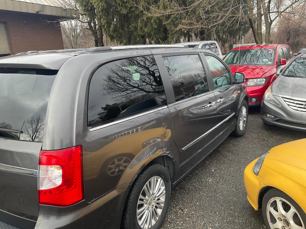 Chrysler Town & Country 4dr Wgn Touring-L 30th Anniversary 2014