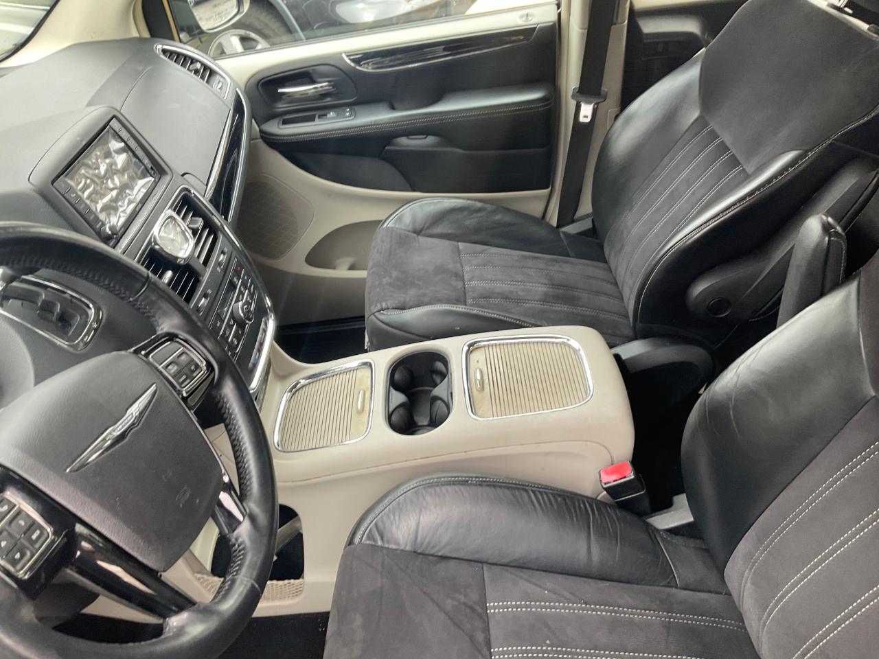 Chrysler Town & Country 4dr Wgn Touring-L 30th Anniversary 2014