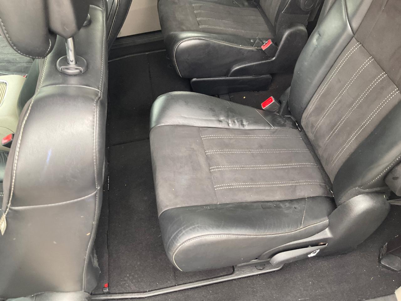 Chrysler Town & Country 4dr Wgn Touring-L 30th Anniversary 2014