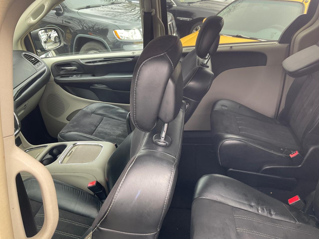 Chrysler Town & Country 4dr Wgn Touring-L 30th Anniversary 2014