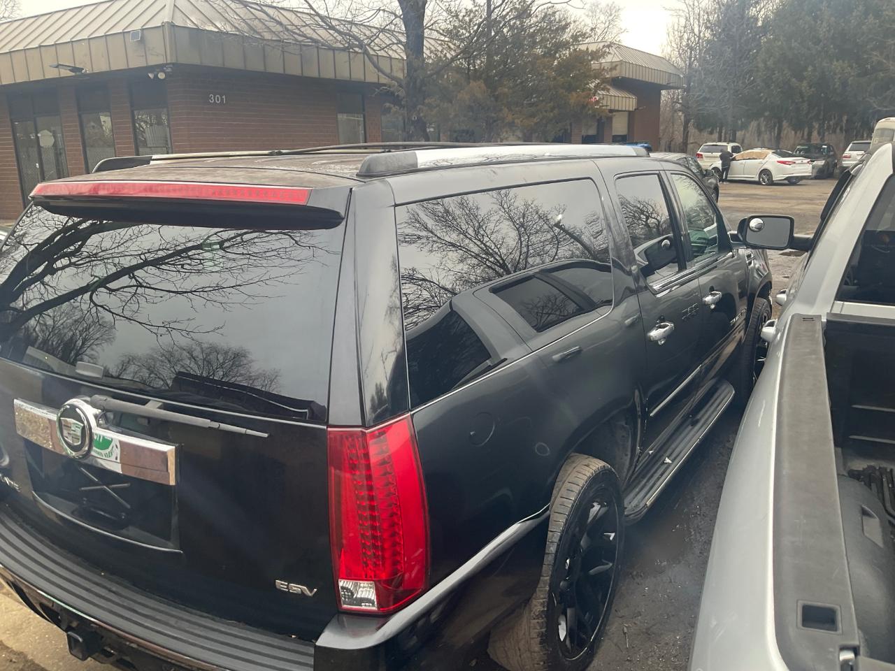 Cadillac Escalade ESV AWD 4dr 2007