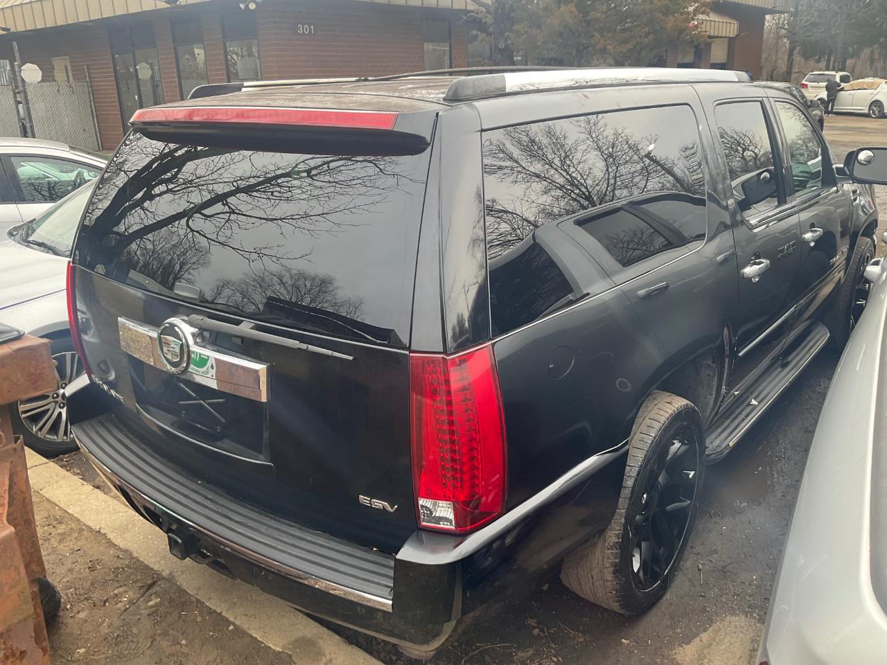 Cadillac Escalade ESV AWD 4dr 2007
