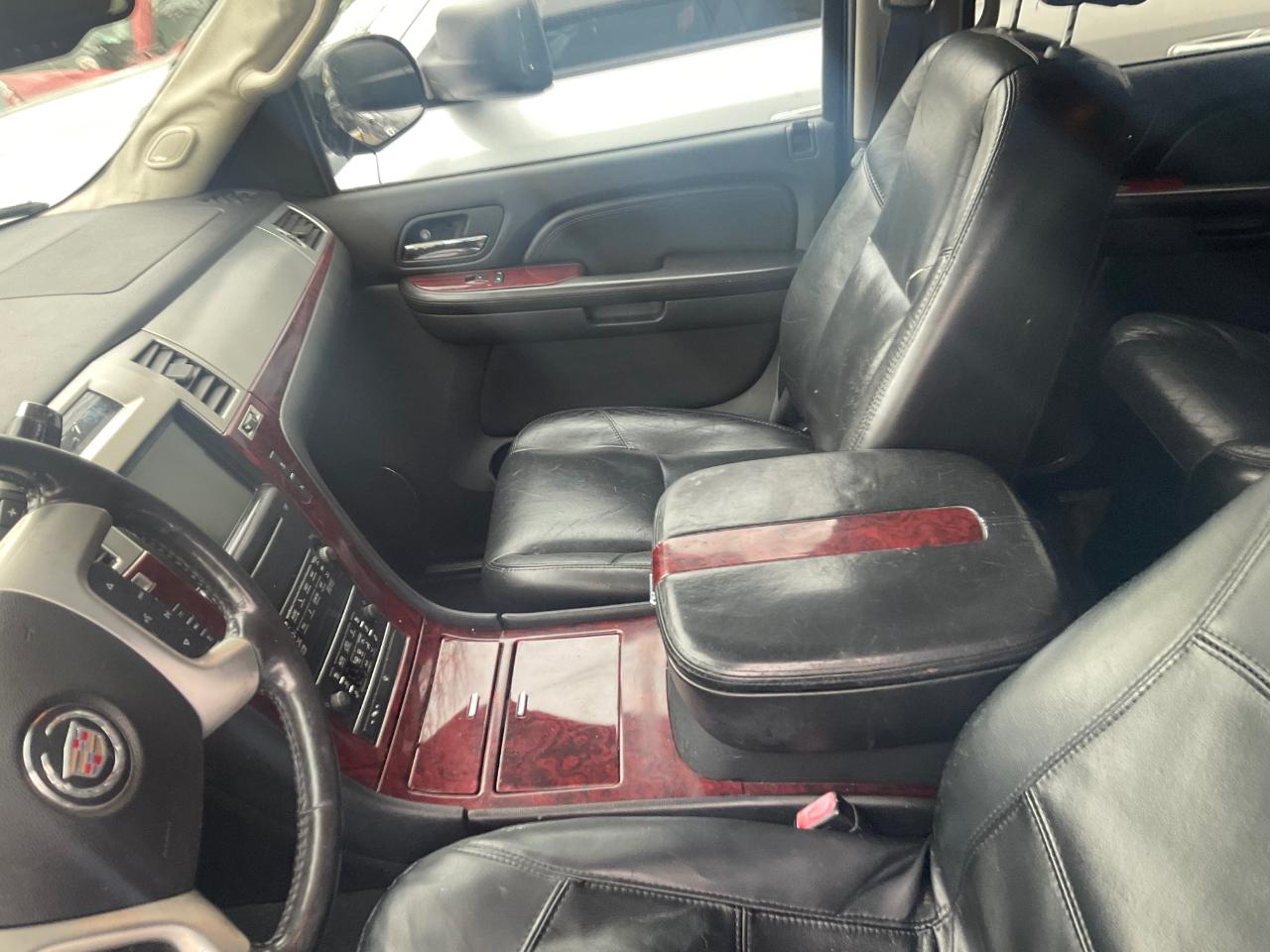 Cadillac Escalade ESV AWD 4dr 2007