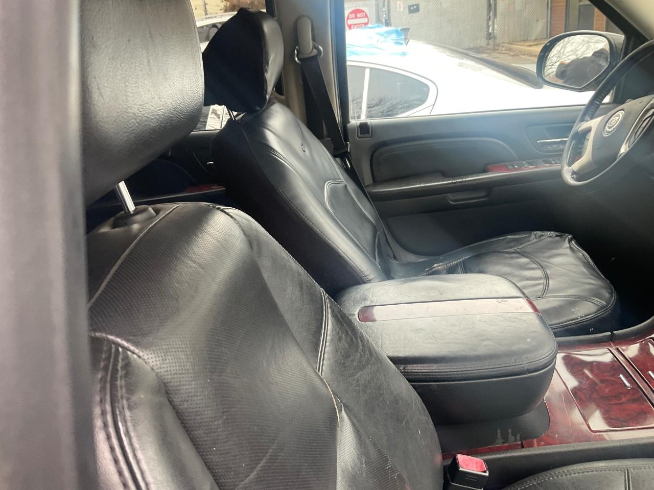 Cadillac Escalade ESV AWD 4dr 2007