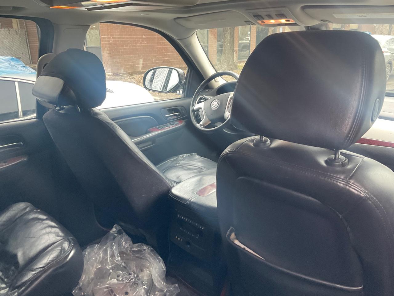 Cadillac Escalade ESV AWD 4dr 2007