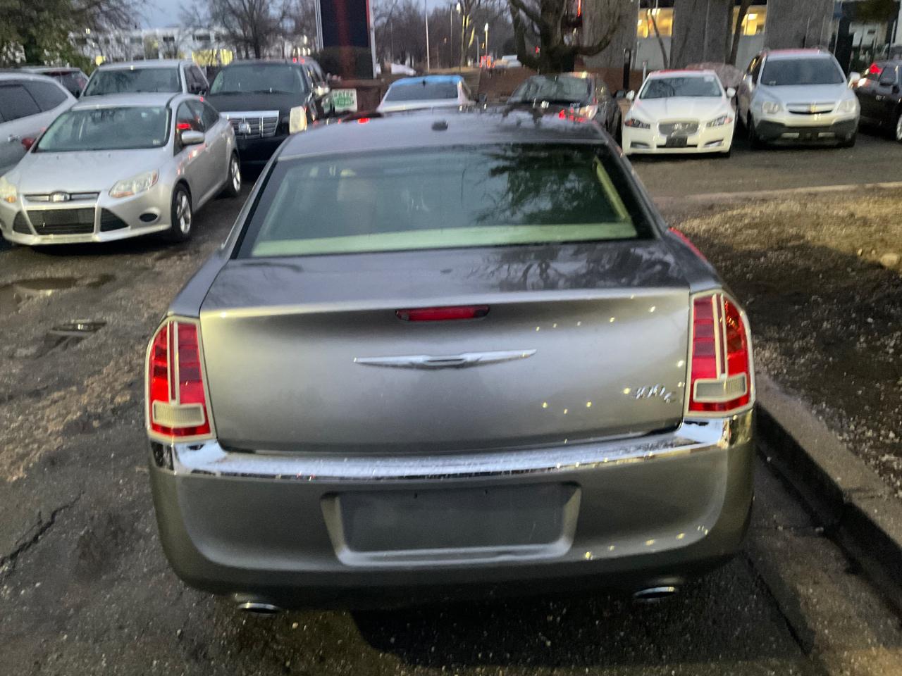 Chrysler 300 4dr Sdn 300C RWD 2011