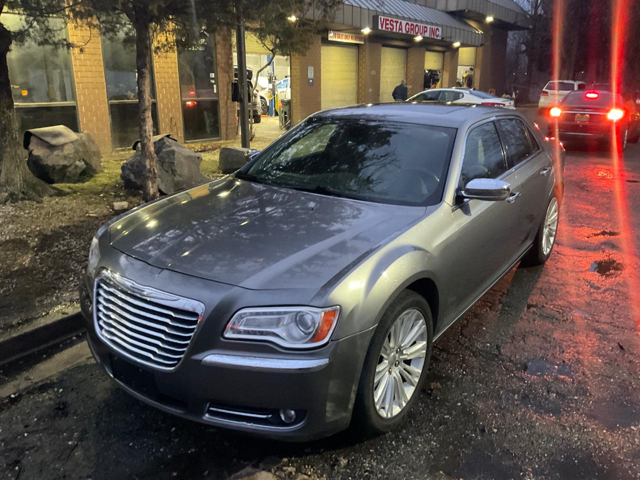 Chrysler 300 4dr Sdn 300C RWD 2011