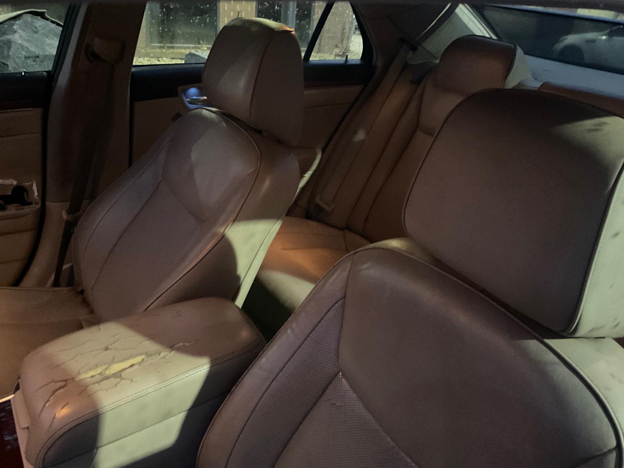 Chrysler 300 4dr Sdn 300C RWD 2011