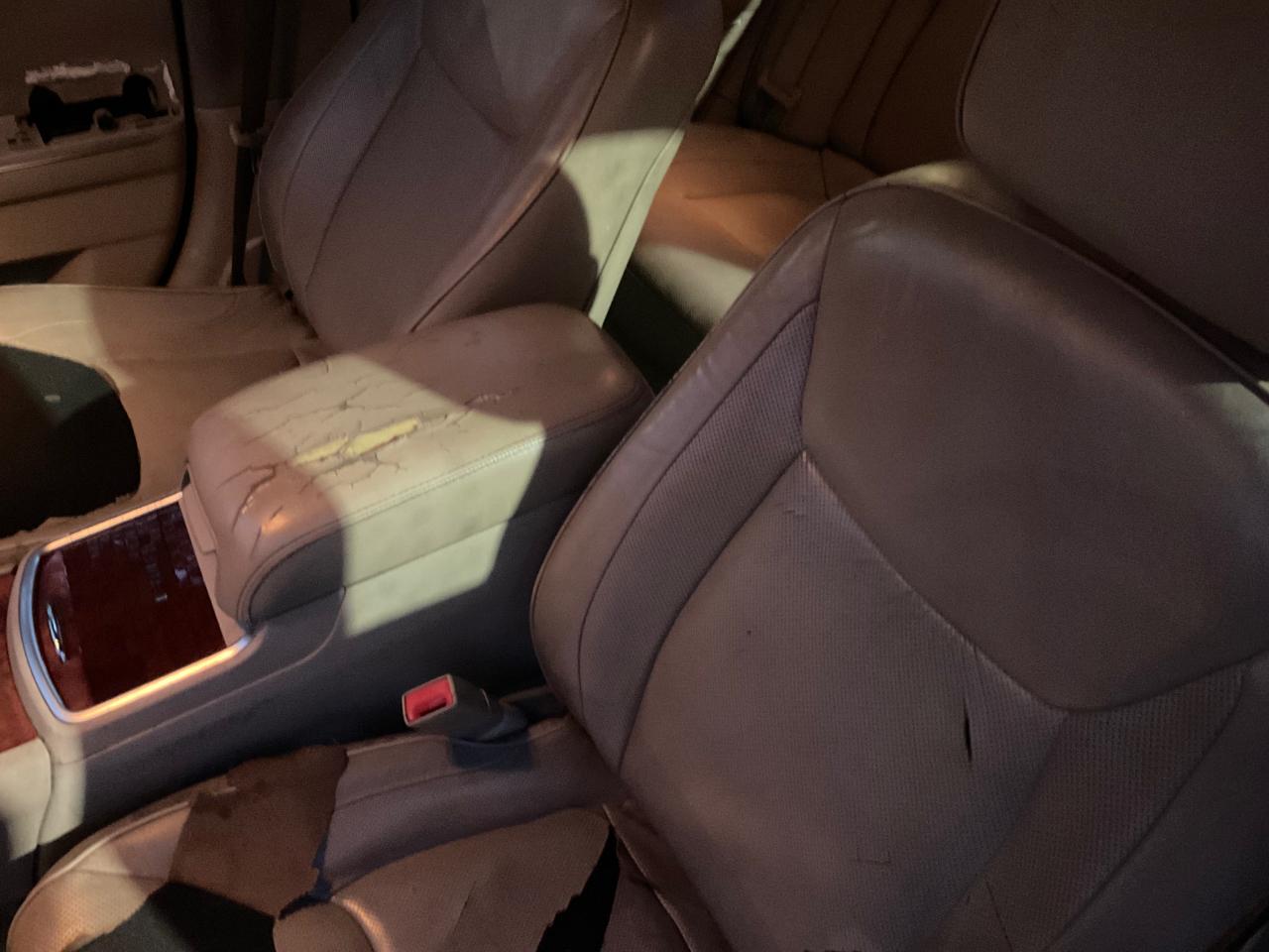 Chrysler 300 4dr Sdn 300C RWD 2011