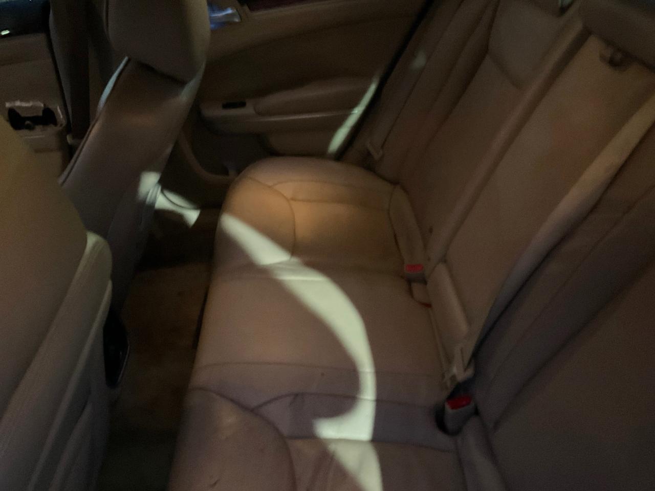 Chrysler 300 4dr Sdn 300C RWD 2011