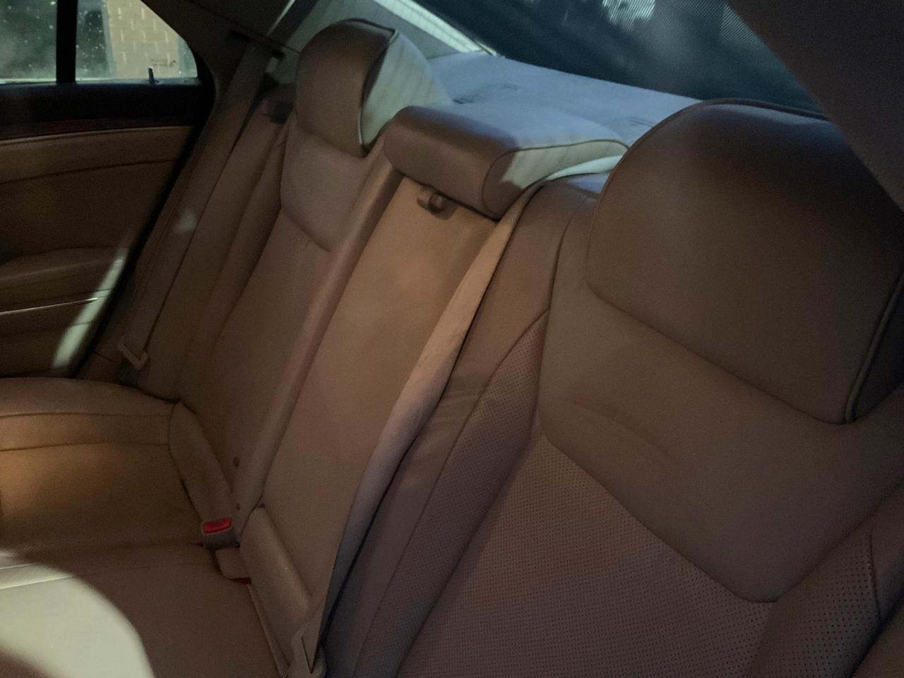 Chrysler 300 4dr Sdn 300C RWD 2011