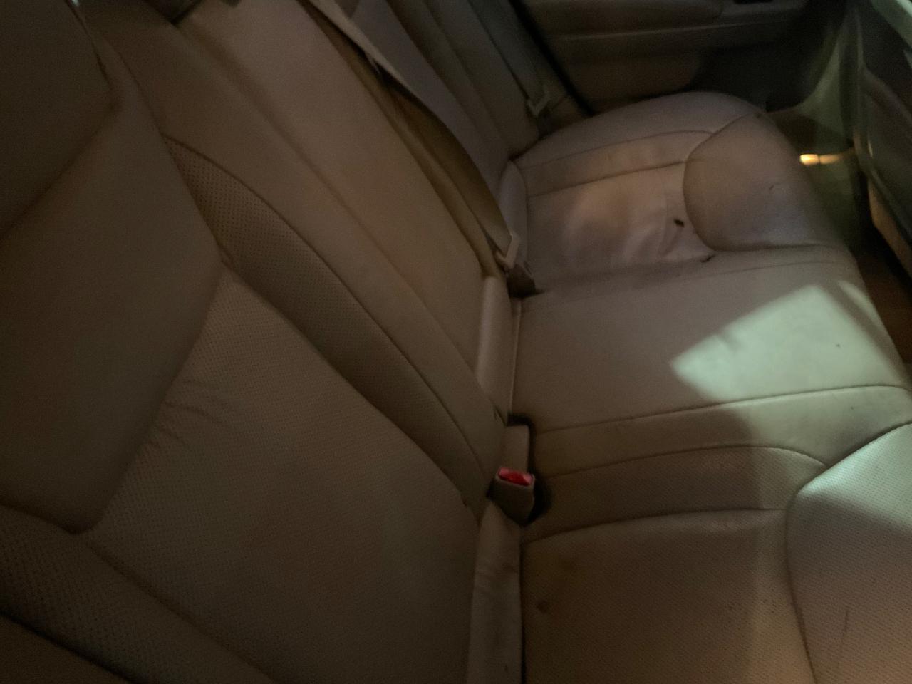 Chrysler 300 4dr Sdn 300C RWD 2011