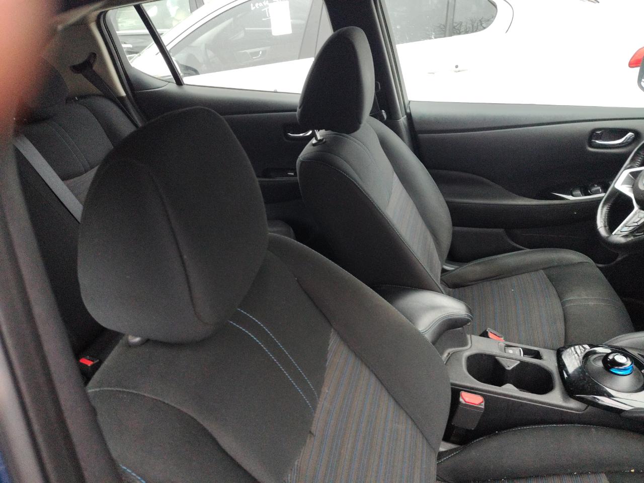 Nissan Leaf SV Hatchback 2019