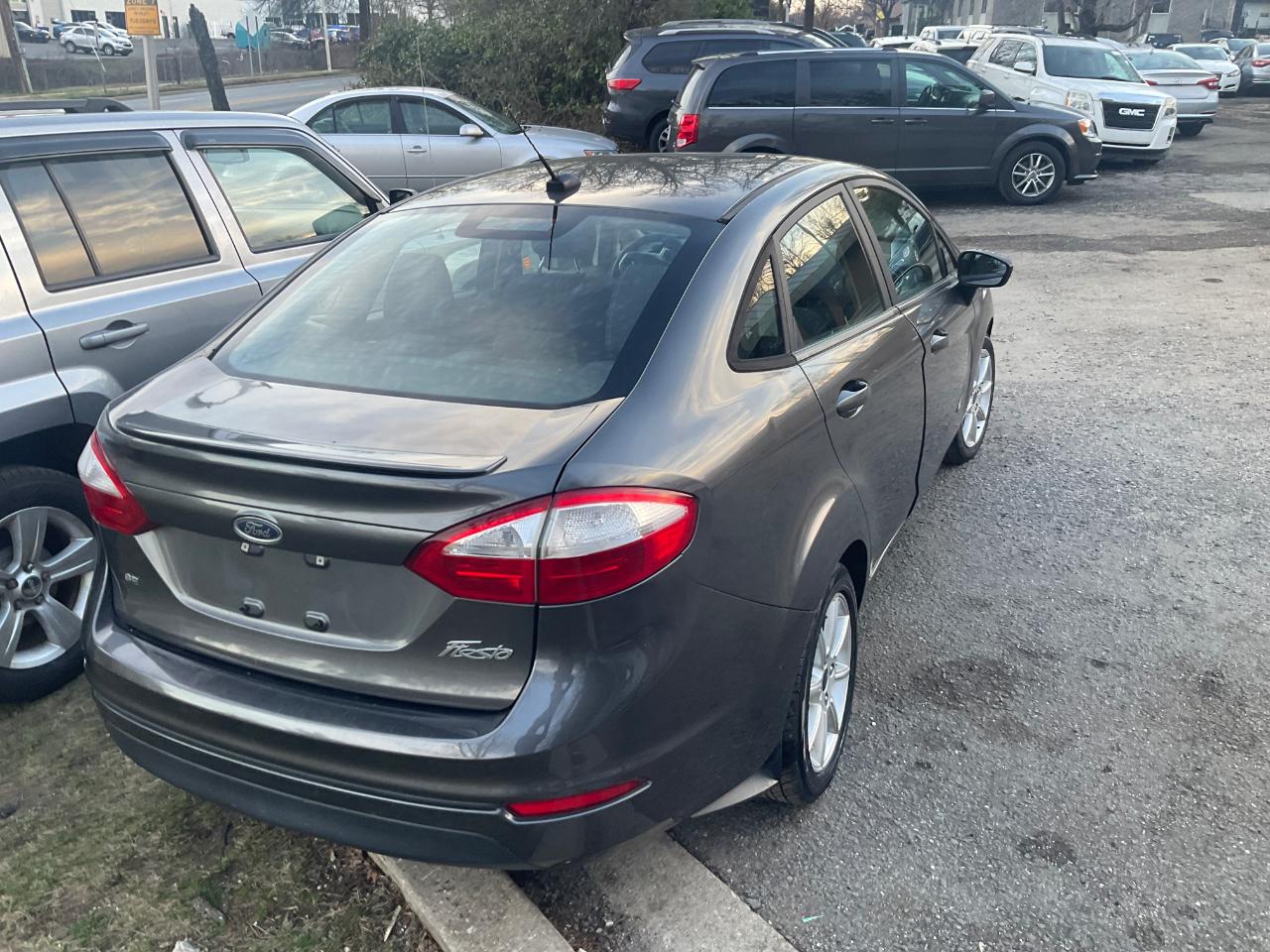 Ford Fiesta SE Sedan 2017