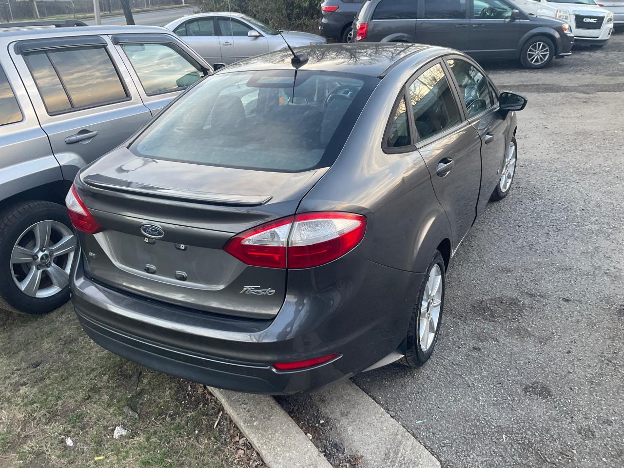 Ford Fiesta SE Sedan 2017