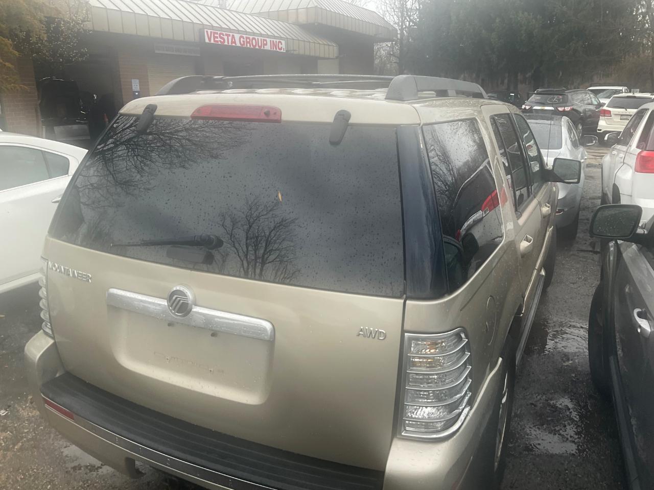 Mercury Mountaineer 4dr Luxury AWD 2006